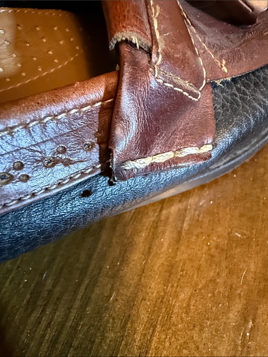 GH Bass Weejuns- Classic Two-Tone Black & Brown Tassel Loafers main image 8